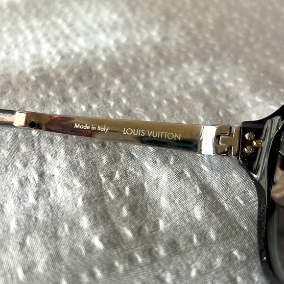Louis Vuitton Sunglasses - Picture 3 of 5